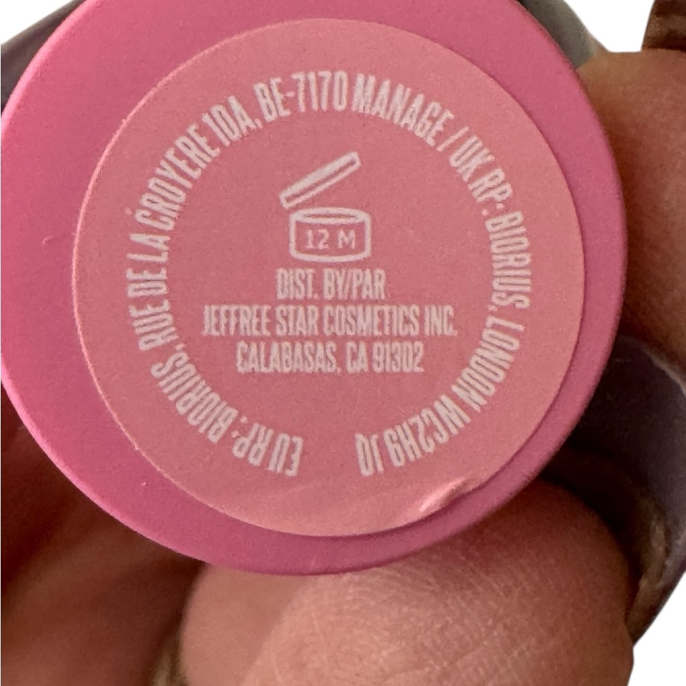 Jeffree Star Women's  Velvet‎ Lipstick - Vibrant Pink "Man Down" - Picture 3 of 6